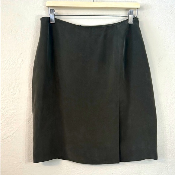 NWT Green Silk Short Slit Skirt Lined Career Office Classic Quiet Luxury Sz 12 - Picture 1 of 9